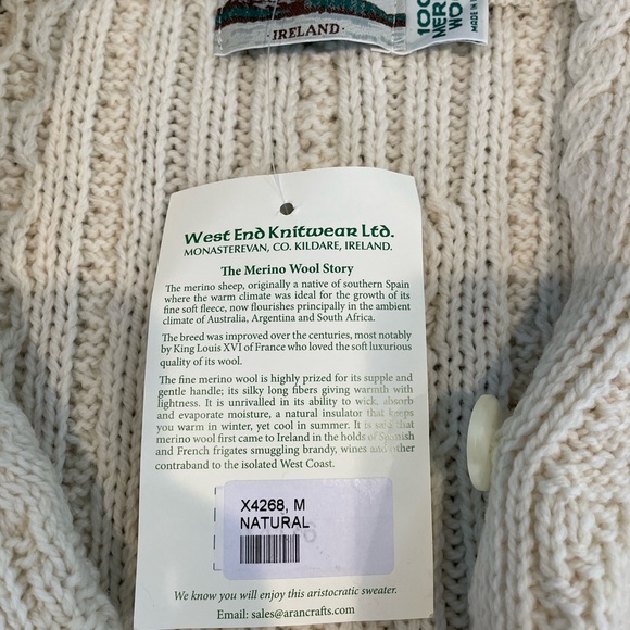 Aaran Craft's Irish new woman's merino wool sweater - Picture 4 of 7